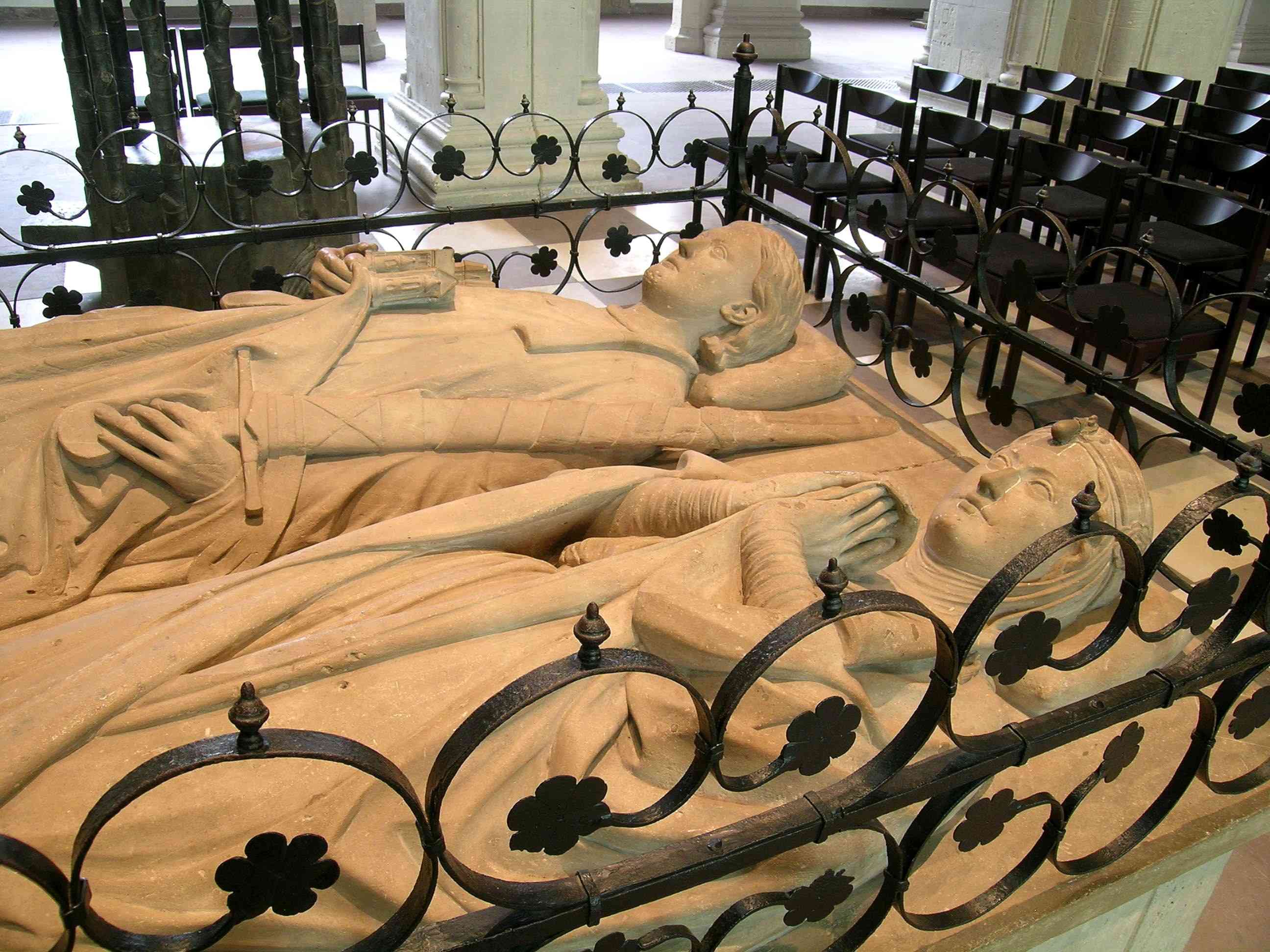 Grabmal von Heinrich dem Löwen und seiner Frau Mathilde von England