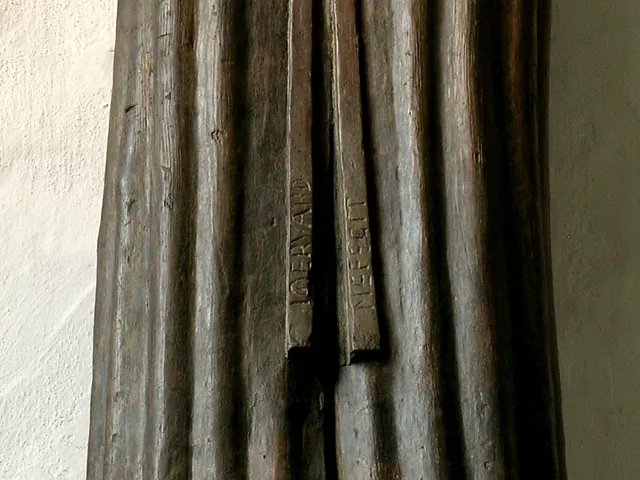 Blick auf das Imervard-Kreuz im Braunschweiger Dom